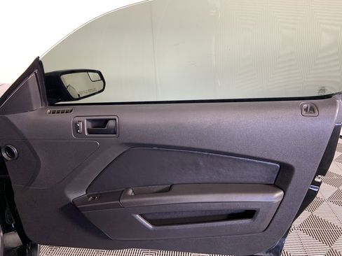 Used 2012 Ford Mustang GT image 17