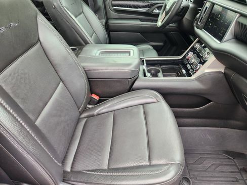 Used 2023 GMC Yukon XL Denali AWD/4WD image 12