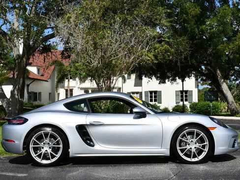 Used 2018 Porsche 718 Cayman RWD image 31
