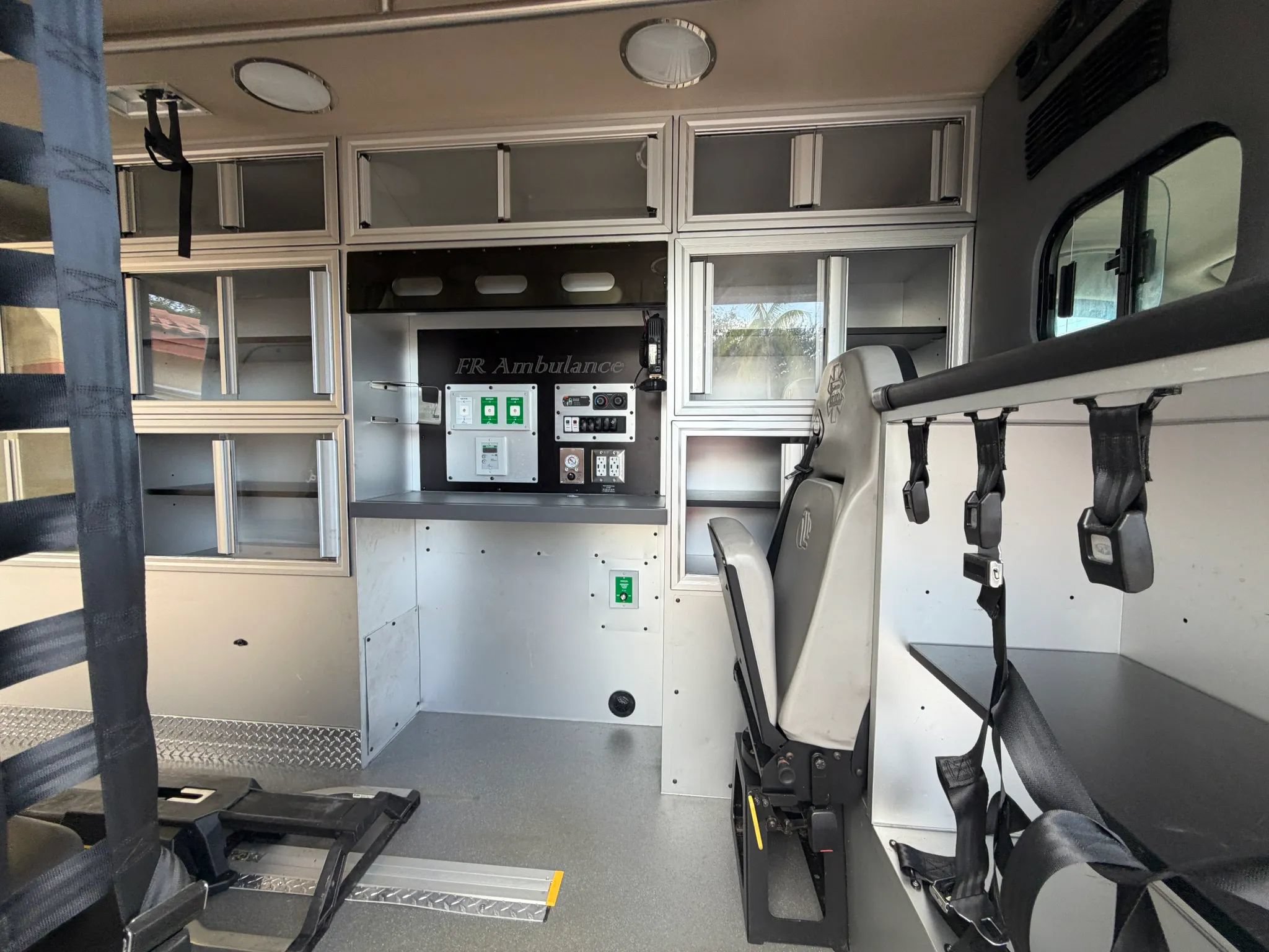 Used 2023 RAM ProMaster 2500 FWD image 3