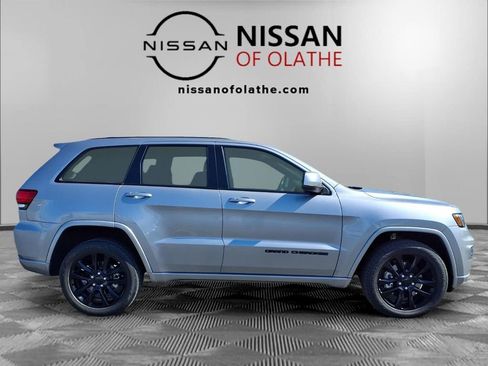 Used 2021 Jeep Grand Cherokee Laredo X image 29