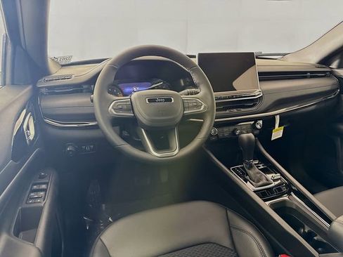 New 2026 Jeep Compass Latitude AWD/4WD image 20