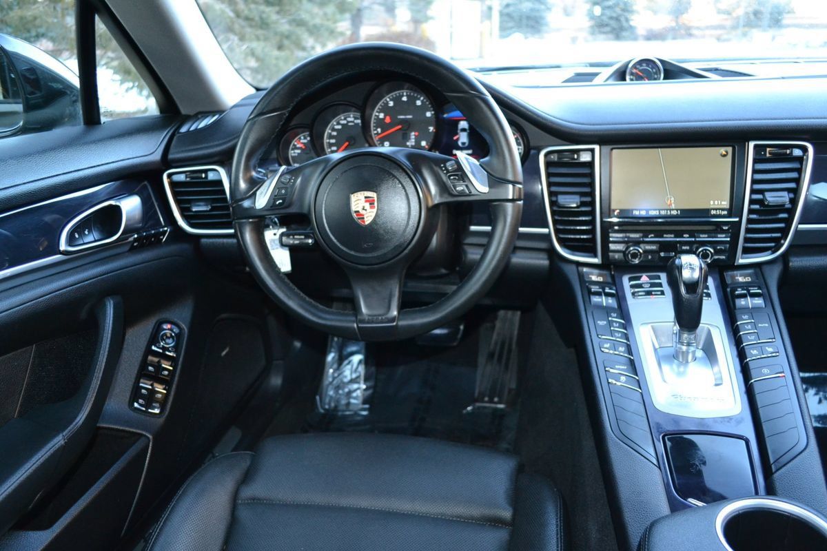 Used 2014 Porsche Panamera 4 w/ Premium Package AWD/4WD image 27