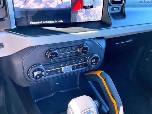 Used 2023 Ford Bronco Badlands AWD/4WD image 16