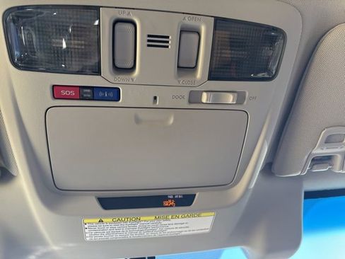 Used 2018 Subaru Outback 3.6R Touring image 14