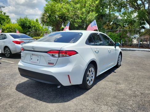 Used 2025 Toyota Corolla LE w/ Convenience Package FWD image 12