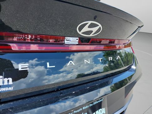 New 2026 Hyundai Elantra SEL Sport Premium FWD image 31