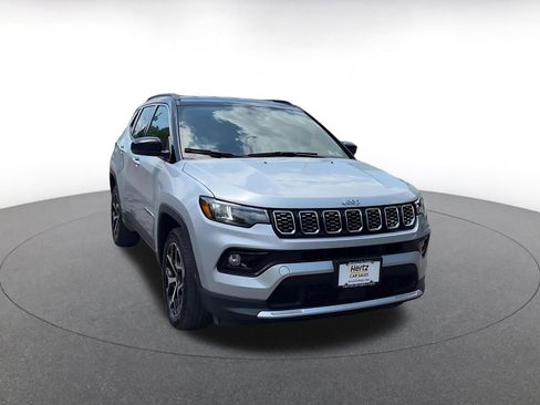 Used 2025 Jeep Compass Limited AWD/4WD image 3