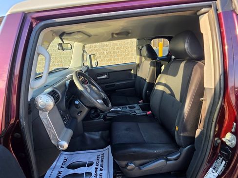 Used 2007 Toyota FJ Cruiser 4WD w/ Convenience Pkg image 10