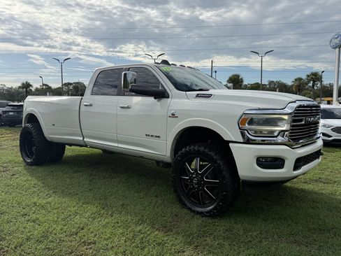 Used 2019 RAM 3500 Laramie AWD/4WD image 2