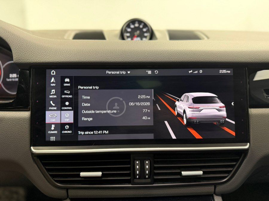 Used 2019 Porsche Cayenne S w/ Premium Plus Package AWD/4WD image 77