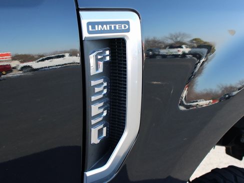 Used 2020 Ford F350 Limited image 25