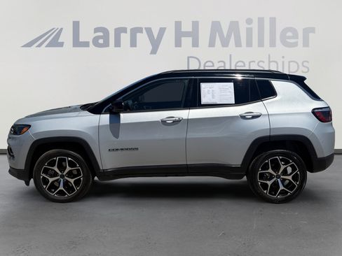 Certified 2025 Jeep Compass Limited AWD/4WD image 2