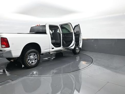 Used 2018 RAM 2500 Tradesman w/ Chrome Appearance Group AWD/4WD image 28