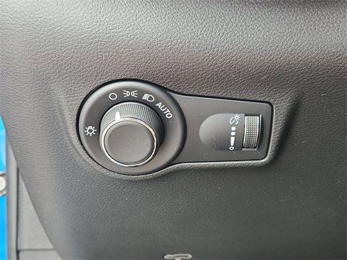 Certified 2024 Jeep Compass Sport image 24