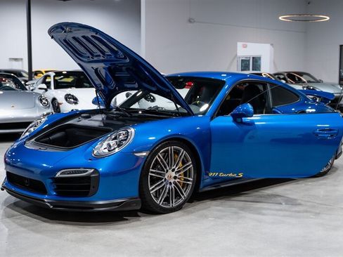 Used 2014 Porsche 911 Turbo S w/ Light Design Package AWD/4WD image 33