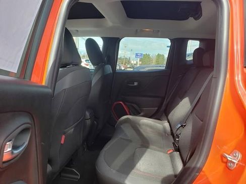 Used 2016 Jeep Renegade Trailhawk image 12