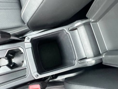 Used 2022 Volkswagen Tiguan SE R-Line FWD image 28