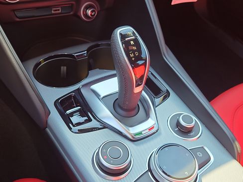 New 2025 Alfa Romeo Giulia w/ Veloce Package Rwd image 15