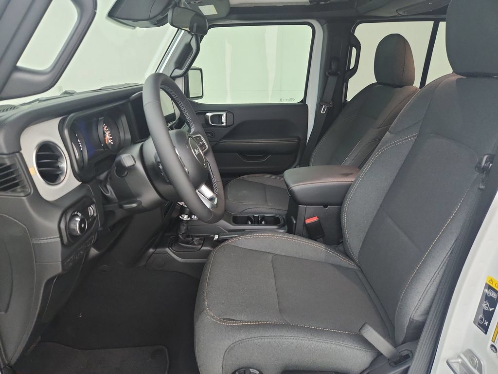 New 2026 Jeep Wrangler Unlimited Sahara AWD/4WD image 18