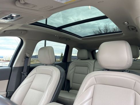 Used 2024 Lincoln Nautilus Premier w/ Equipment Group 102A image 11