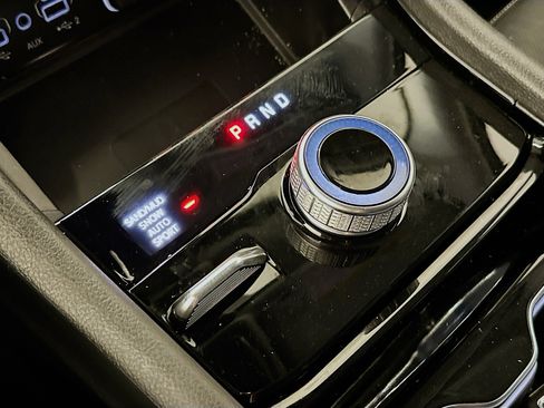 Used 2023 Jeep Grand Cherokee L Limited w/ Luxury Tech Group II image 25