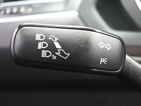 Used 2020 Volkswagen Tiguan SE FWD image 26