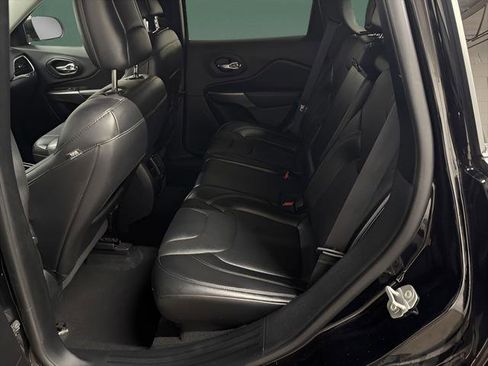 Used 2020 Jeep Cherokee Limited image 13