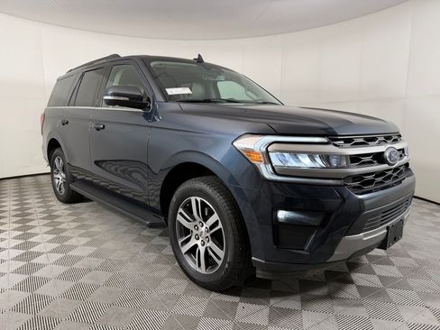 Used 2024 Ford Expedition XLT AWD/4WD image 7