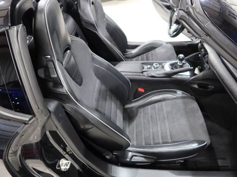Used 2025 MAZDA MX-5 Miata RF Club RWD image 13