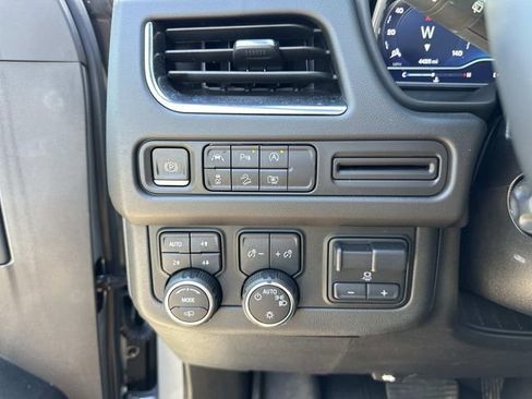 Used 2023 Chevrolet Tahoe Z71 w/ Z71 Off-Road Package AWD/4WD image 28