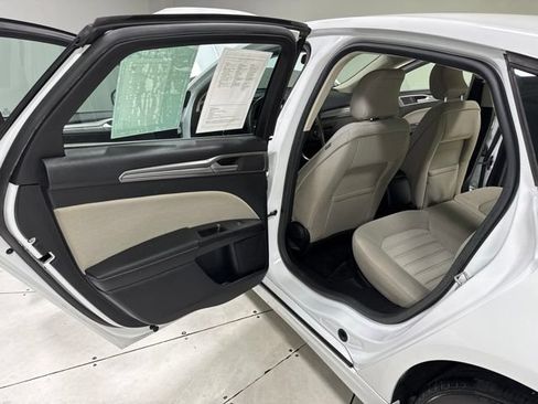 Used 2018 Ford Fusion S FWD image 21