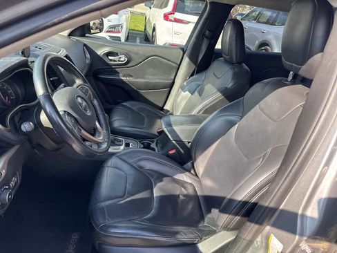 Used 2015 Jeep Cherokee Limited image 25