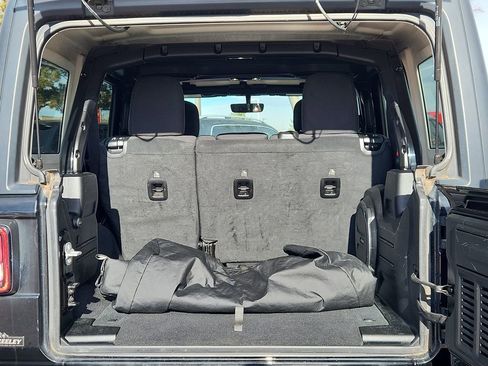 Used 2022 Jeep Wrangler Unlimited Sahara w/ Cold Weather Group image 10