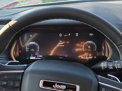 New 2026 Jeep Grand Cherokee Altitude AWD/4WD image 21