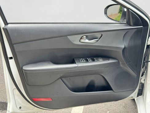 Used 2021 Kia Forte LXS FWD image 33