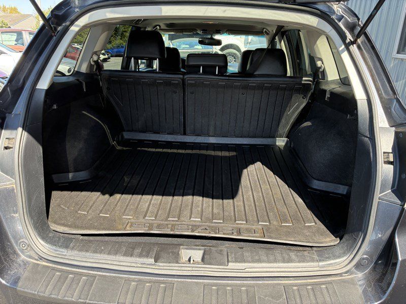Used 2013 Subaru Outback 2.5i Limited w/ Moonroof Pkg AWD/4WD image 14
