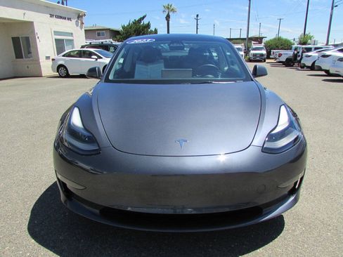 Used 2023 Tesla Model 3 Standard Range RWD image 3