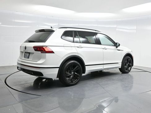 Used 2023 Volkswagen Tiguan SE R-Line FWD image 24