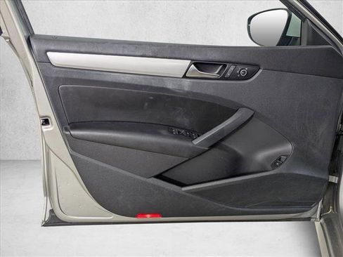 Used 2012 Volkswagen Passat 2.5 SE image 13