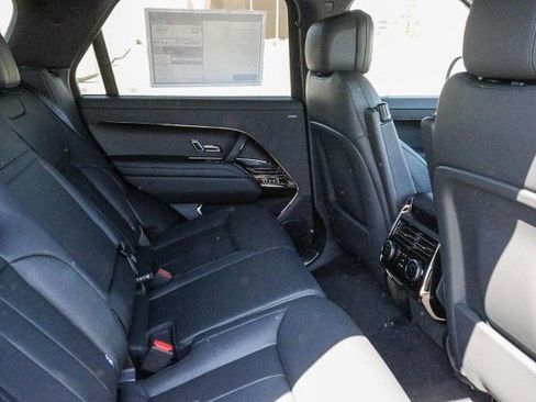 New 2025 Land Rover Range Rover Sport SE image 13