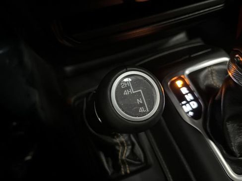 Used 2022 Jeep Gladiator Overland image 23