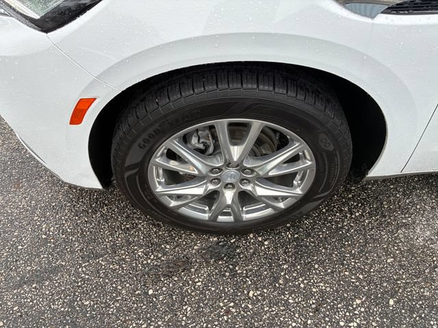 Used 2022 Buick Enclave Essence w/ Experience Buick Package AWD/4WD image 46