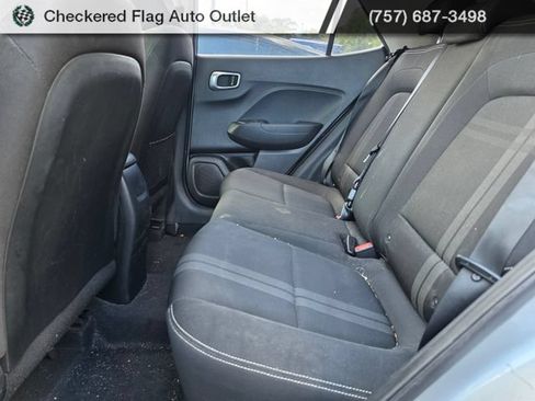 Used 2020 Hyundai Venue SEL FWD image 16