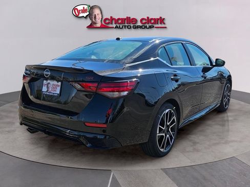 Used 2025 Nissan Sentra SR w/ Trunk Package FWD image 5