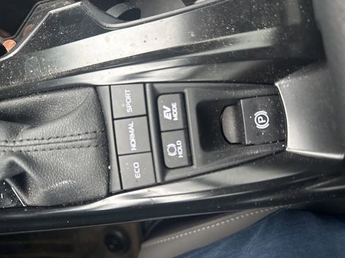 Used 2025 Toyota Camry SE AWD/4WD image 13