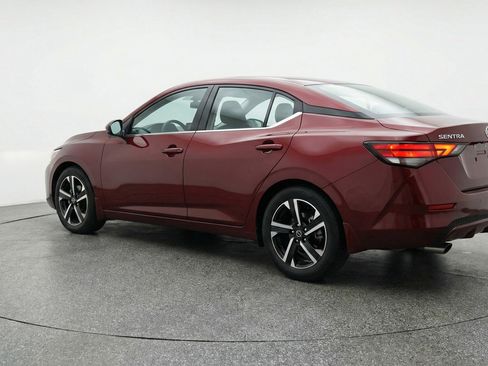 Used 2025 Nissan Sentra SV image 6