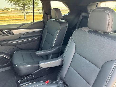 Used 2026 Buick Enclave Preferred w/ Power Package FWD image 6