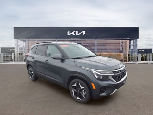 New 2026 Kia Seltos S FWD image 11
