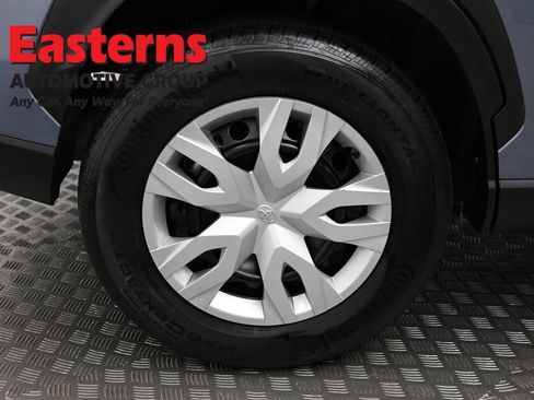 Used 2025 Toyota Corolla Cross L FWD image 30